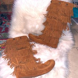 Minnetonka fringe tall boots 🌵🌵🌵🌵